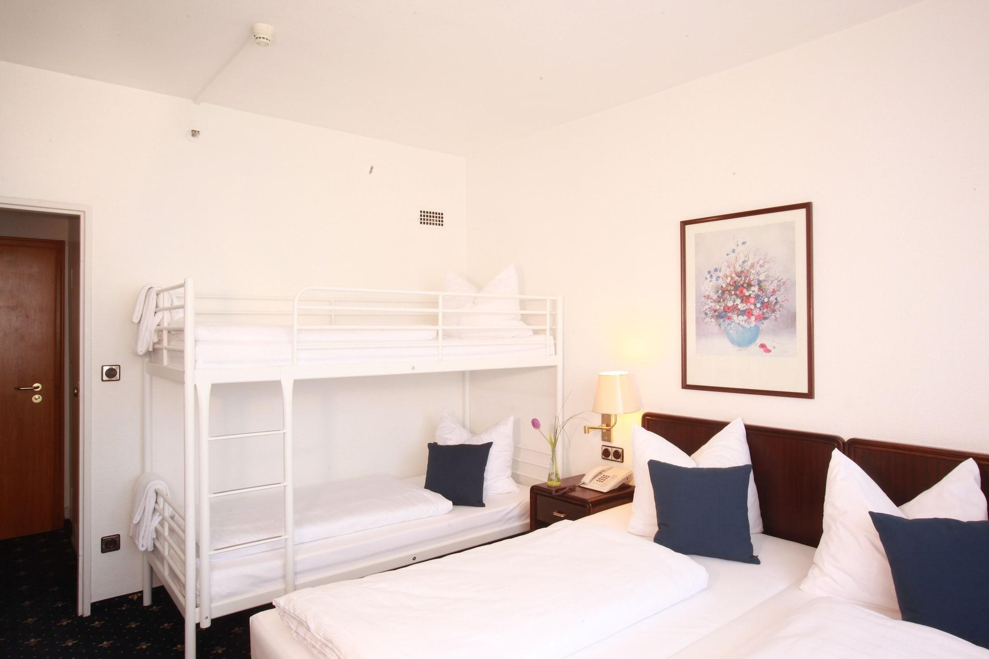 Hotel Excelsior - Central Station Φραγκφούρτη Δωμάτιο φωτογραφία