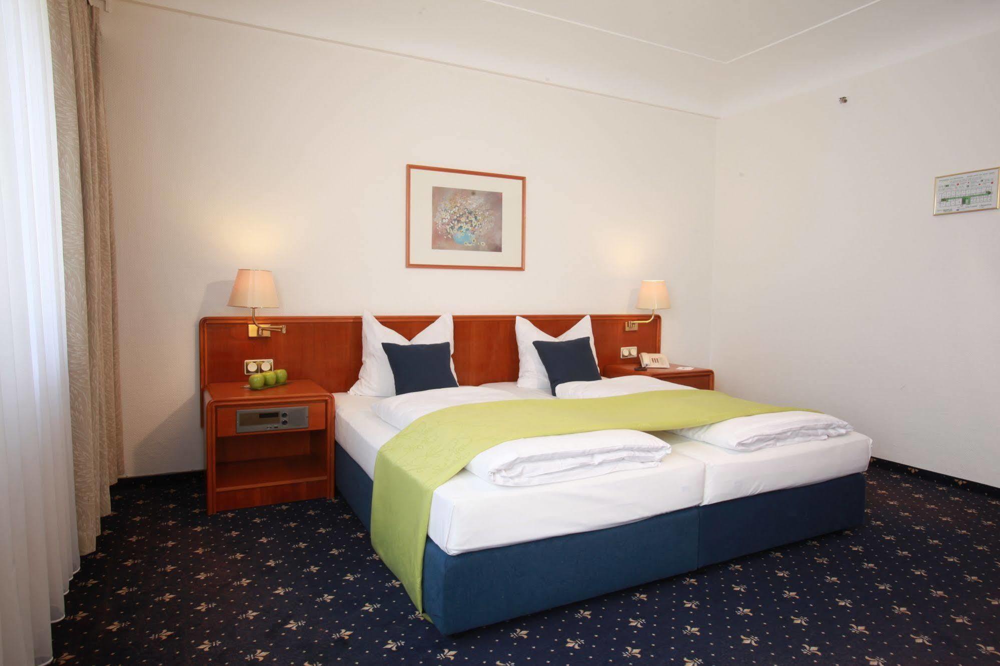 Hotel Excelsior - Central Station Φραγκφούρτη Δωμάτιο φωτογραφία